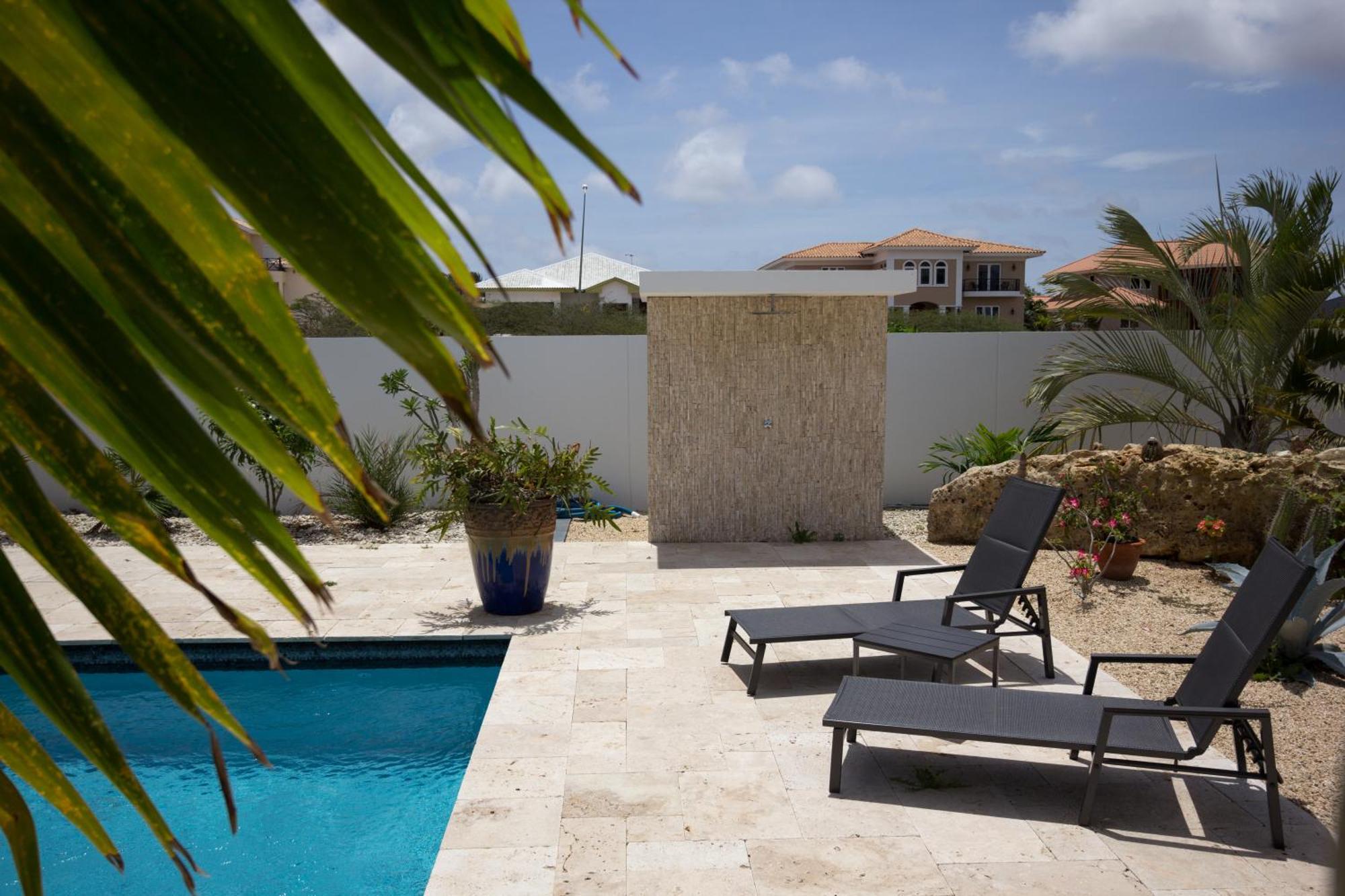 Goudhaen Luxury Private Apartments Jan Thiel Beach Exterior foto